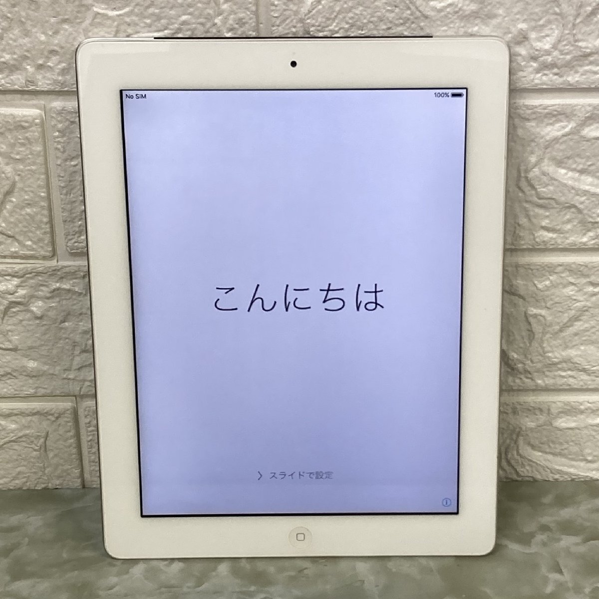 ●Apple iPad 2 / Wi-Fi + 3G / 32GB / ホワイト / iOS 9.3.5 / 9.7インチ (1024ｘ768) / MC983J/A / バッテリー 95% / SIMフリー / A1396