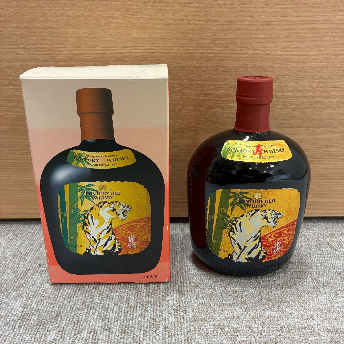 【586_78483】【東京都内限定発送】SUNTORY サントリー OLD WHISKY オールドウイスキー 未開栓 箱付き 虎 干支 700ml 43% 国産酒 古酒