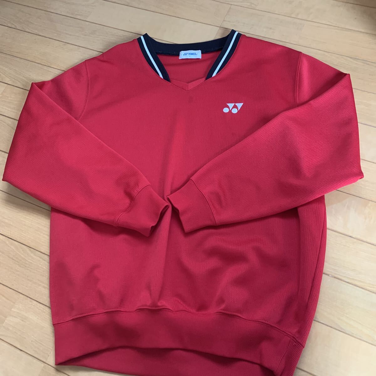 YONEX ヨネックス Vネック トレーナー レッド スポーツウェア