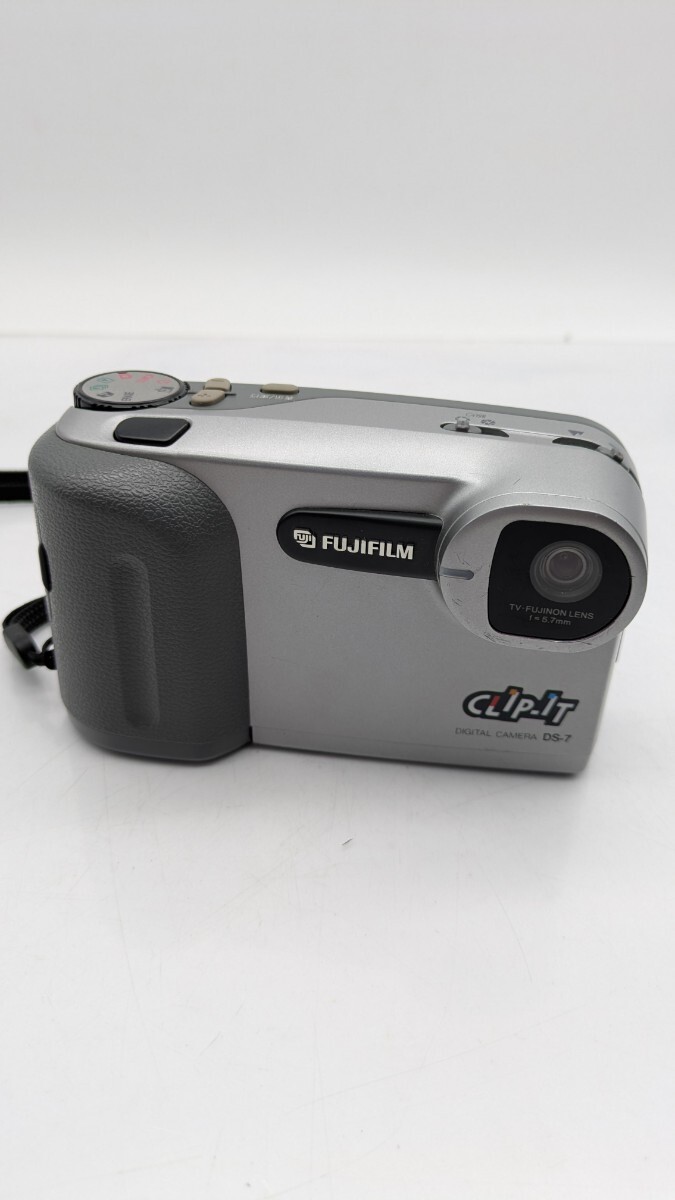 A2【500円スタート】FUJIFILM デジタルカメラ CLIP-IT DS-7 シルバー 富士フィルム デジカメ カメラ ジャンク品
