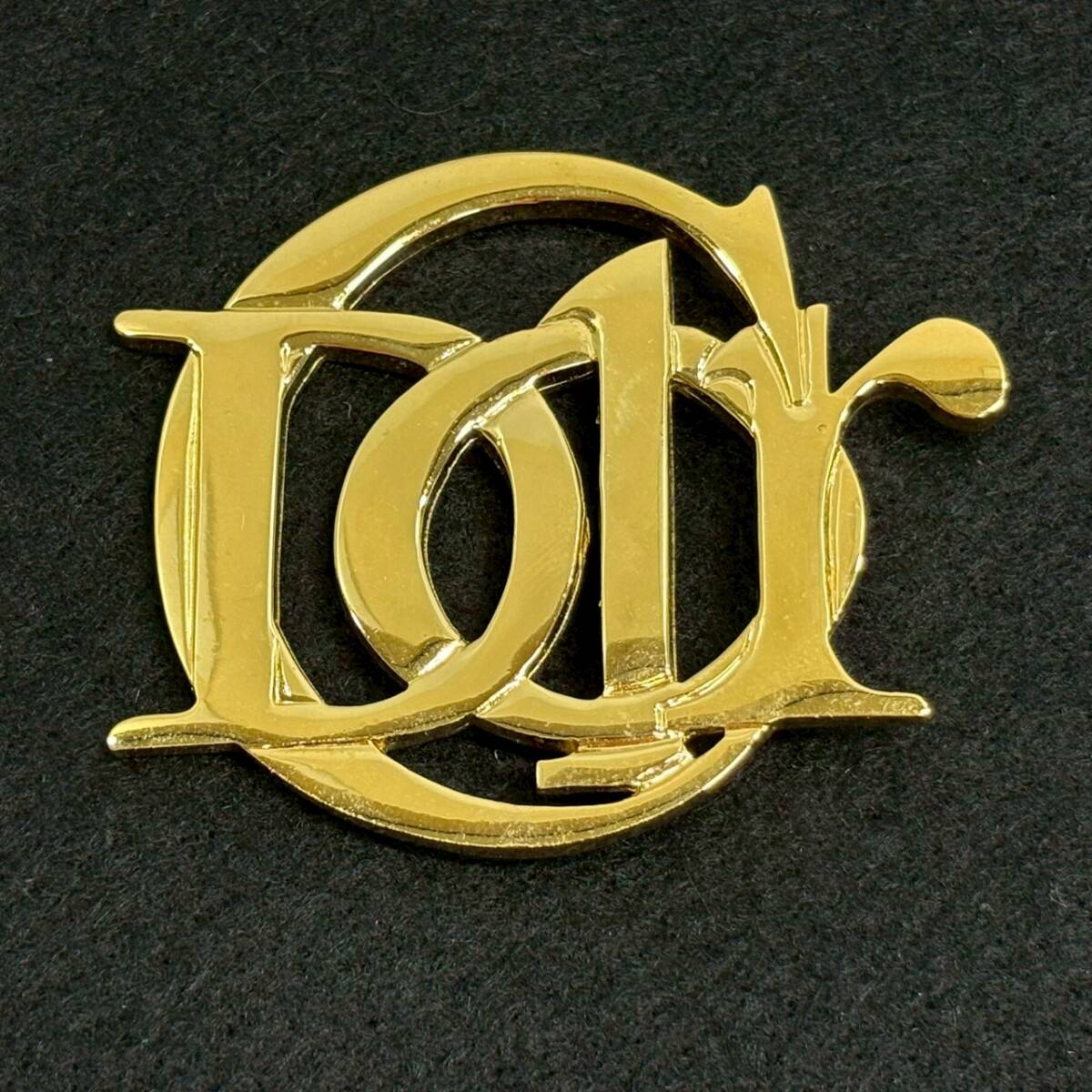 ■ 1円〜【現状保管品】 Christian Dior クリスチャン ディオール Parfums CD ロゴ ブローチ ゴールドカラー ヴィンテージ K163915