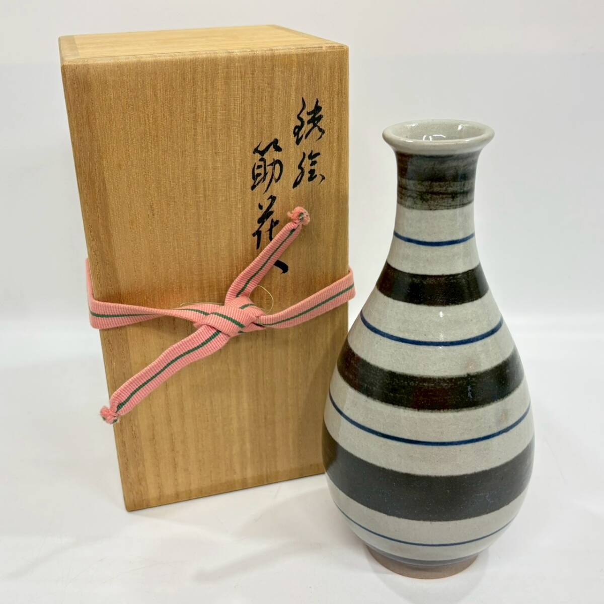 ■1円~【コレクター放出品】 十六代 永楽善五郎 (即全) 造 筋花入 花瓶 銹絵筋 花入 花器 茶道具 アンティーク 骨董品 共箱付属 K163943