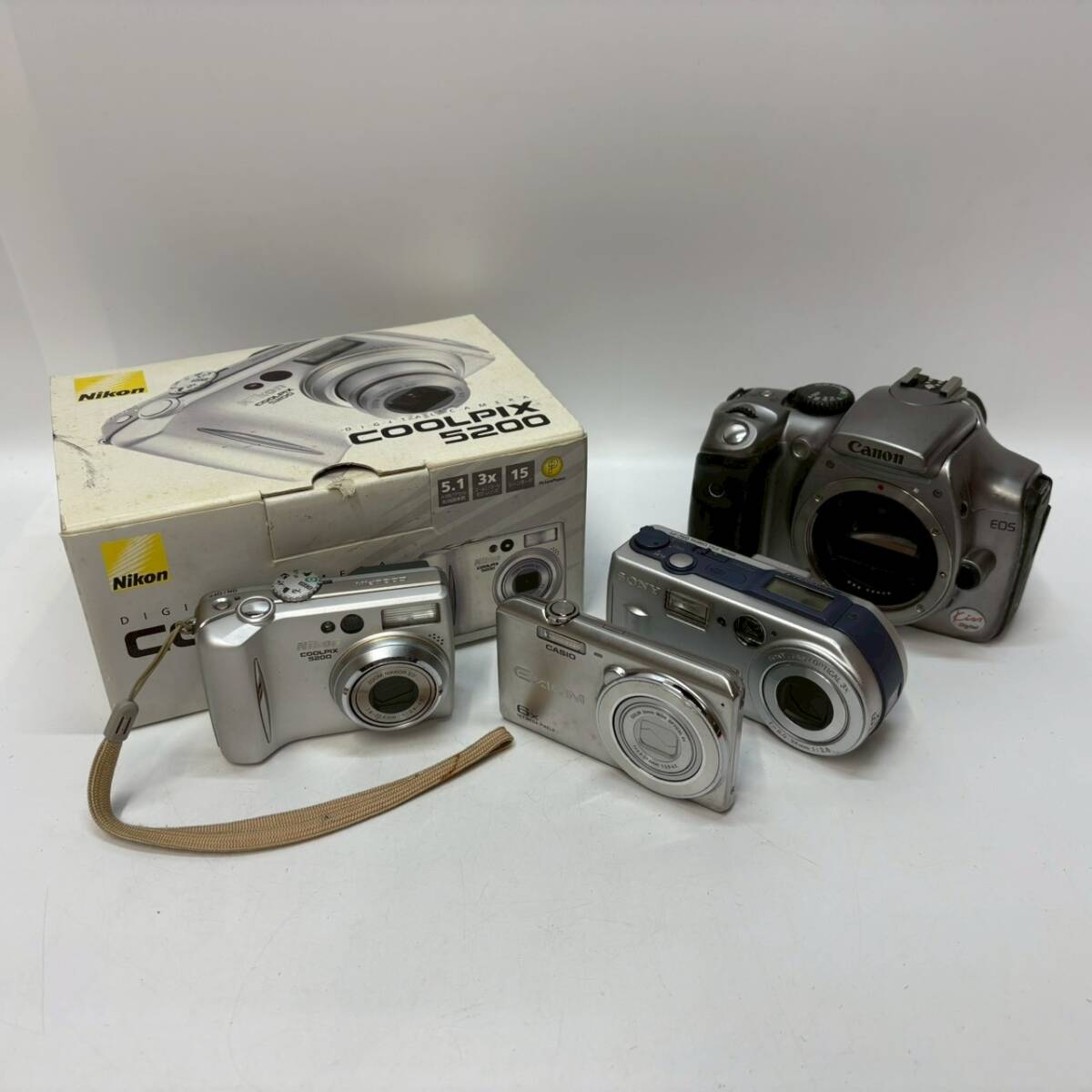 ■ 1円〜【まとめ売り】 デジタルカメラ 4点 まとめ Nikon ニコン CASIO カシオ SONY ソニー Canon キャノン シルバー 一眼レフ K163884
