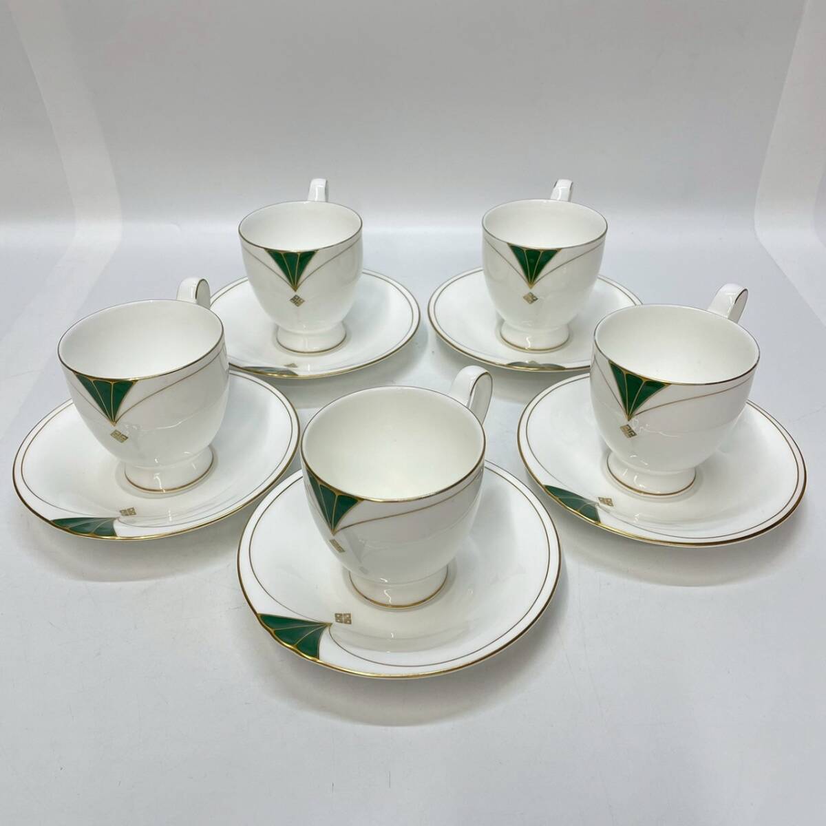 ■ 1円〜【まとめ売り】 GIVENCHY シバンシー カップ＆ソーサー 5客 セット Bone China yamaka ジバンシィ ティーカップ 皿 食器 K163967