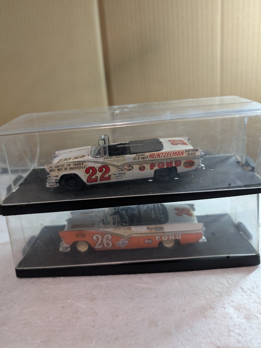 絶版ミニカー Quartzo 1/43フォード Ford Fairlane 1956 2台セット ケース破損 現状品