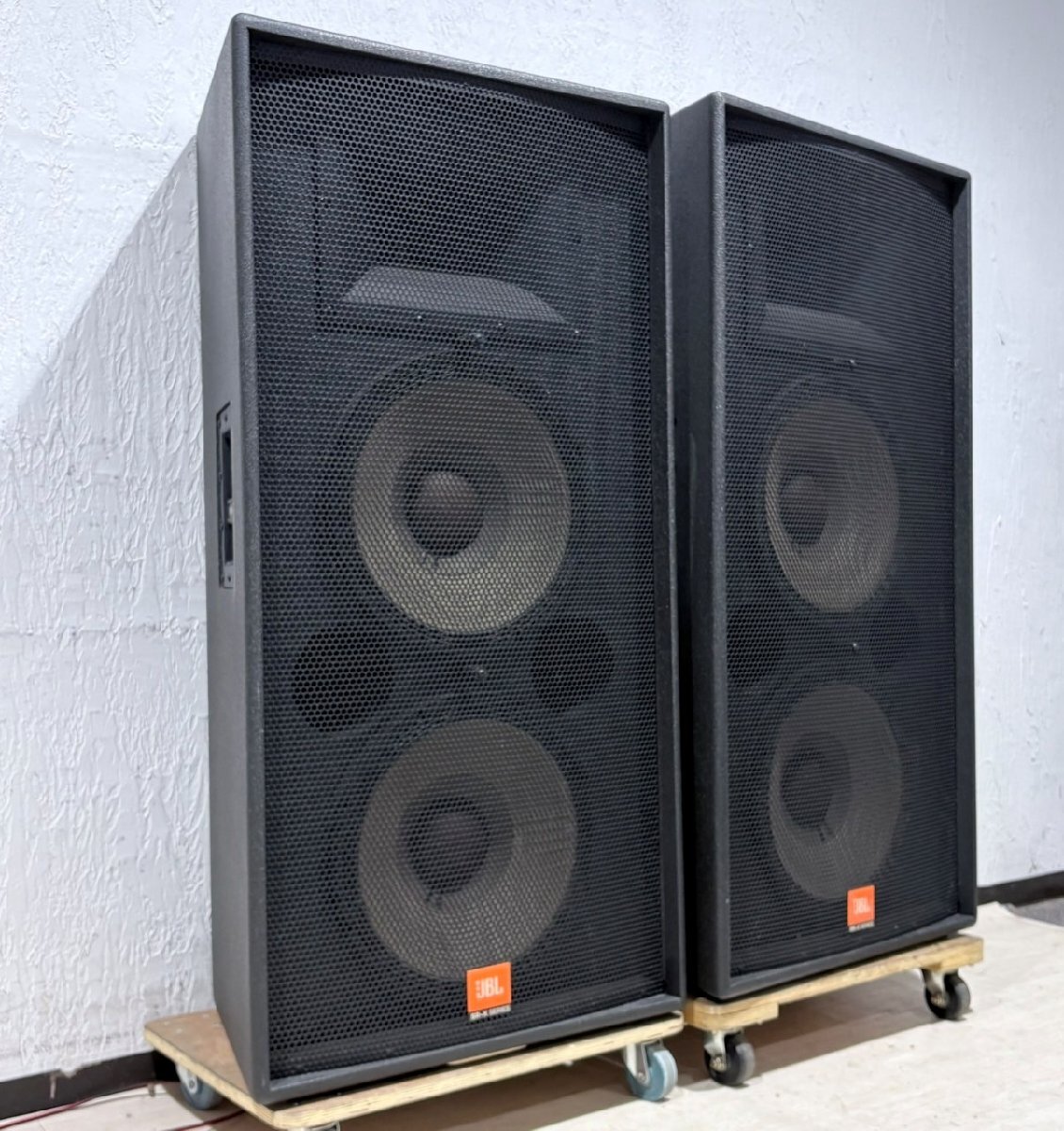 【J】 JBL SR4733X PAスピーカーペア ジェービーエル 3253984【法人様のみ JITBOX1便にて利用可能】