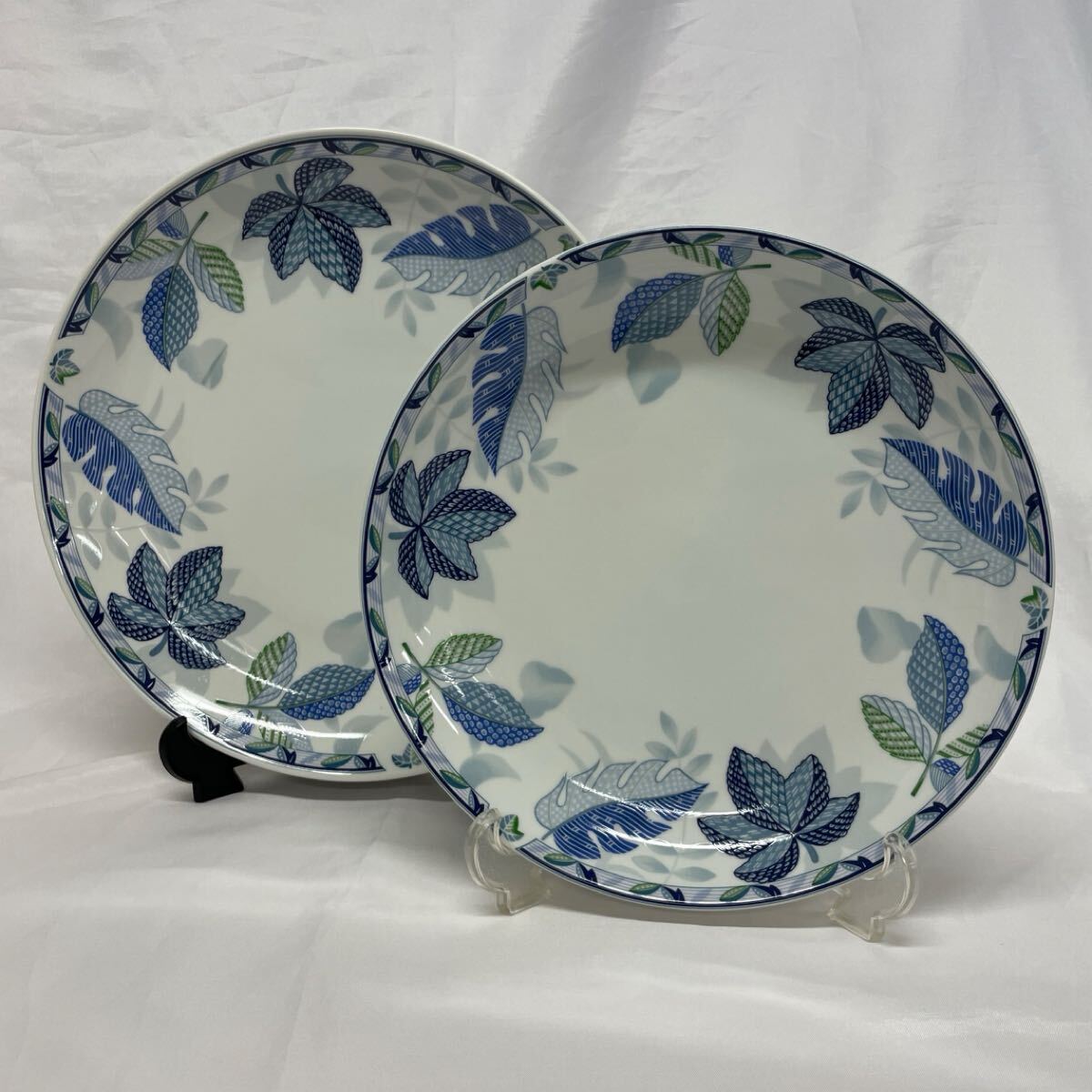 1円〜NARUMI葉っぱ柄 プレート 2枚セット ①【中古品】深皿 大皿 洋食器 箱無し