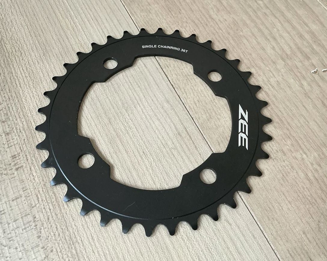 ★未走行 シマノ ZEE 36T PCD104 定形外郵便の送料込み 即決 OLD MTB オールドMTB