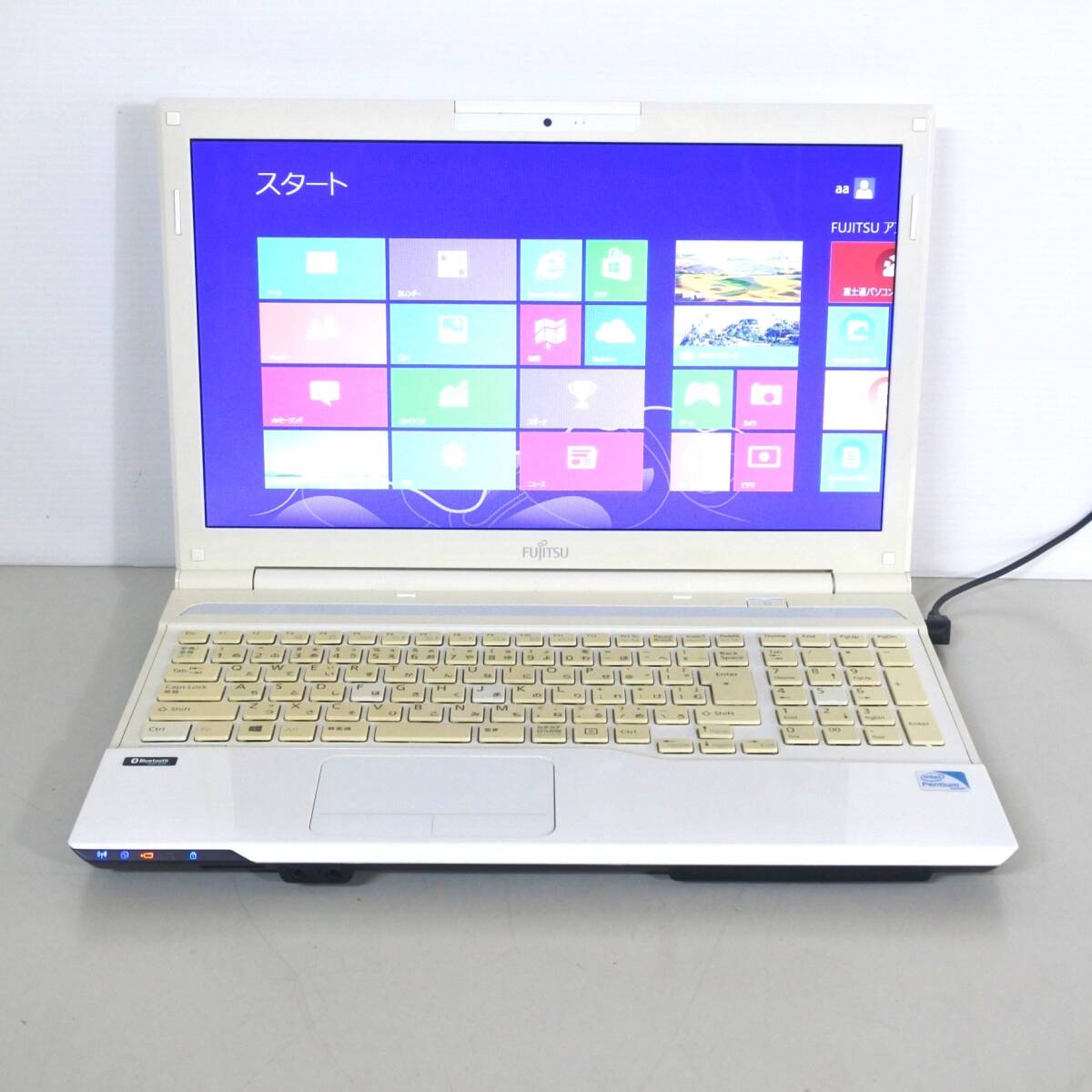 ★☆送料無料☆富士通ノートパソコン☆FMV LIFEBOOK AH42/K　FMVA42KW2☆Pentium Dual-Core 2020M☆初期化済☆★