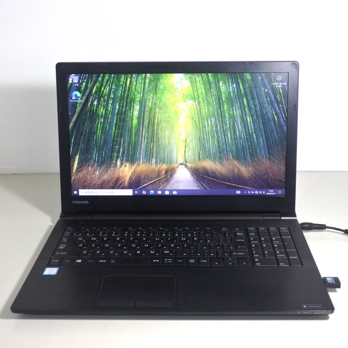 ★☆送料無料☆東芝ノートPC　dynabook B55/B PB55BGAD632AD2X☆SSD125GB☆Core i3☆初期化済☆★