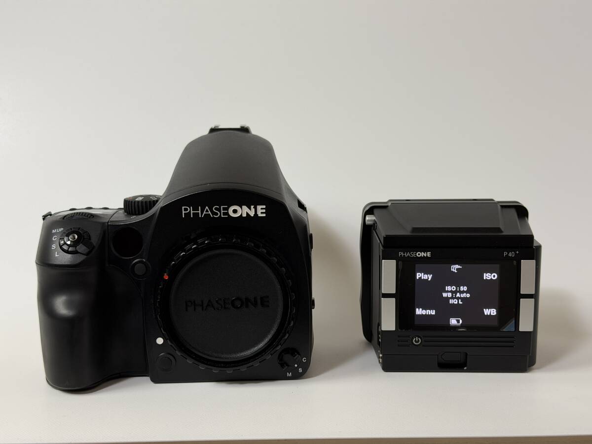 Phase One P40+ デジタルバックと645DF カメラ 7156ショット