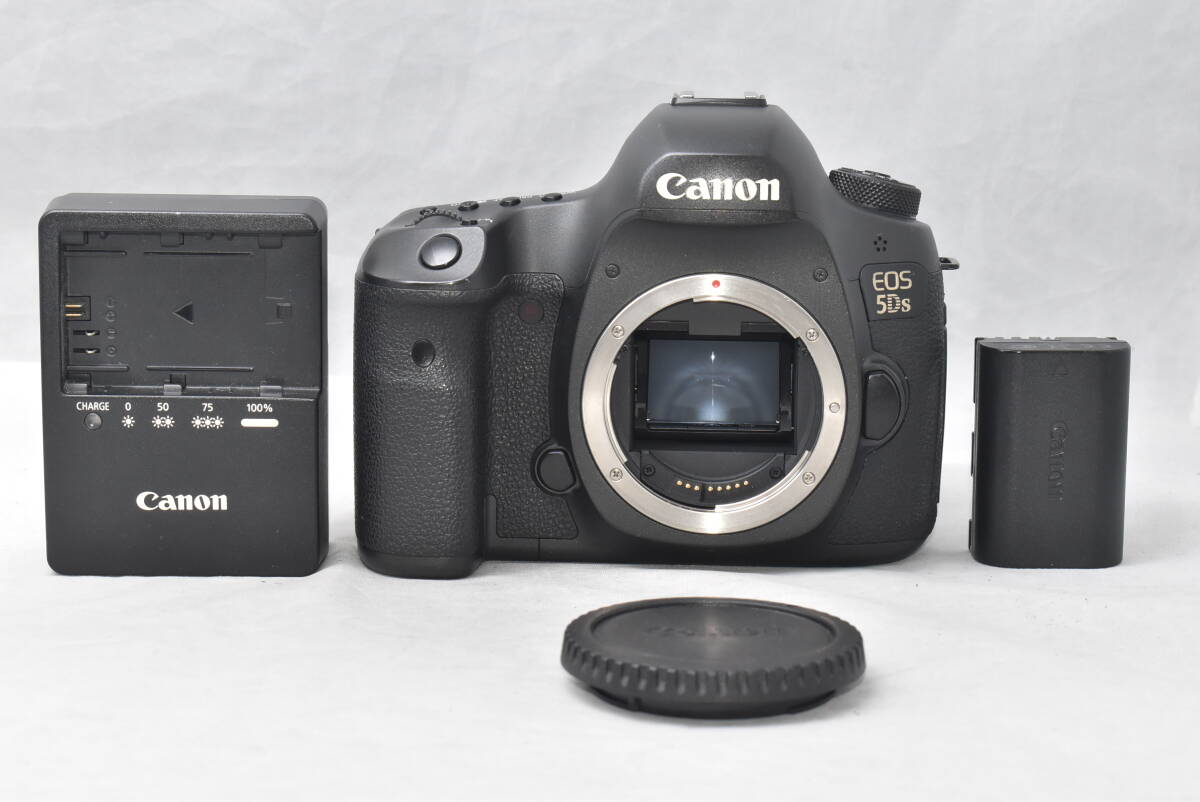 良品 Canon キヤノン EOS 5Ds ボディ デジタル一眼レフカメラ ショット数24135枚