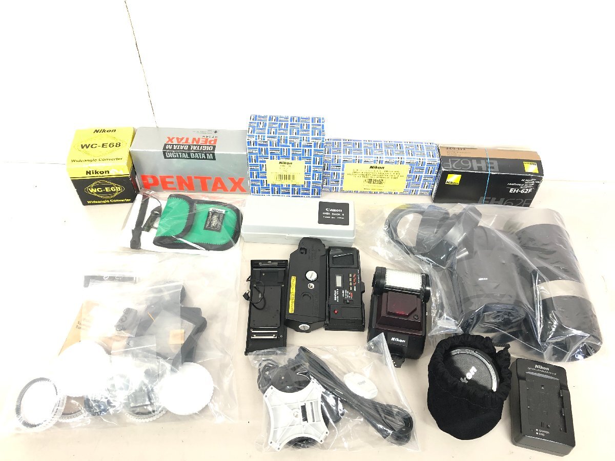 ★カメラアクセサリーまとめ PENTAX デジタルデータM・Nikon 防寒バッテリーホルダー・レンズフード・その他 ★【ジャンク品】＃0325-2a