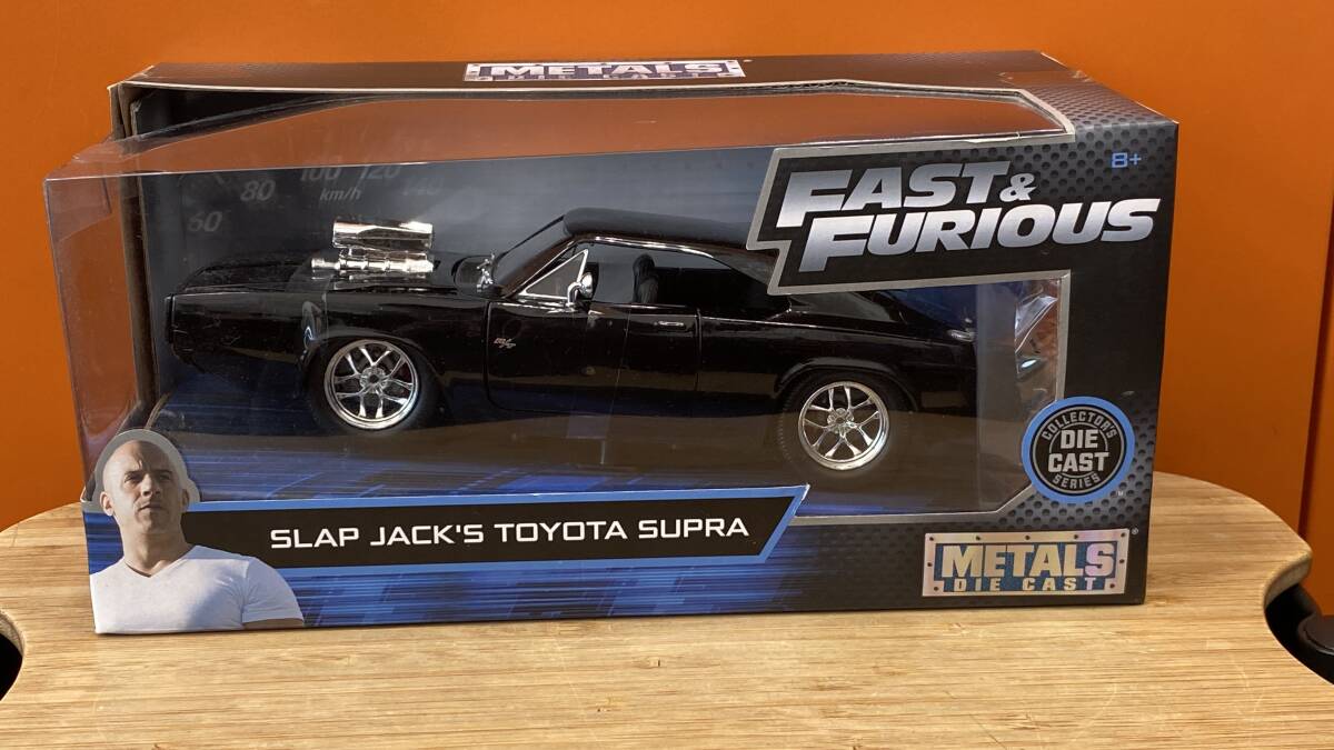 【未使用品】ワイルドスピード METALS DIE CAST　DOMS DODGE CHARGER R/T　ダッジチャージャー