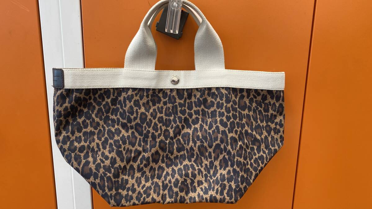 エルベシャプリエ Herve Chapelier 舟形トー 豹柄 キャンバス ハンドバッグ