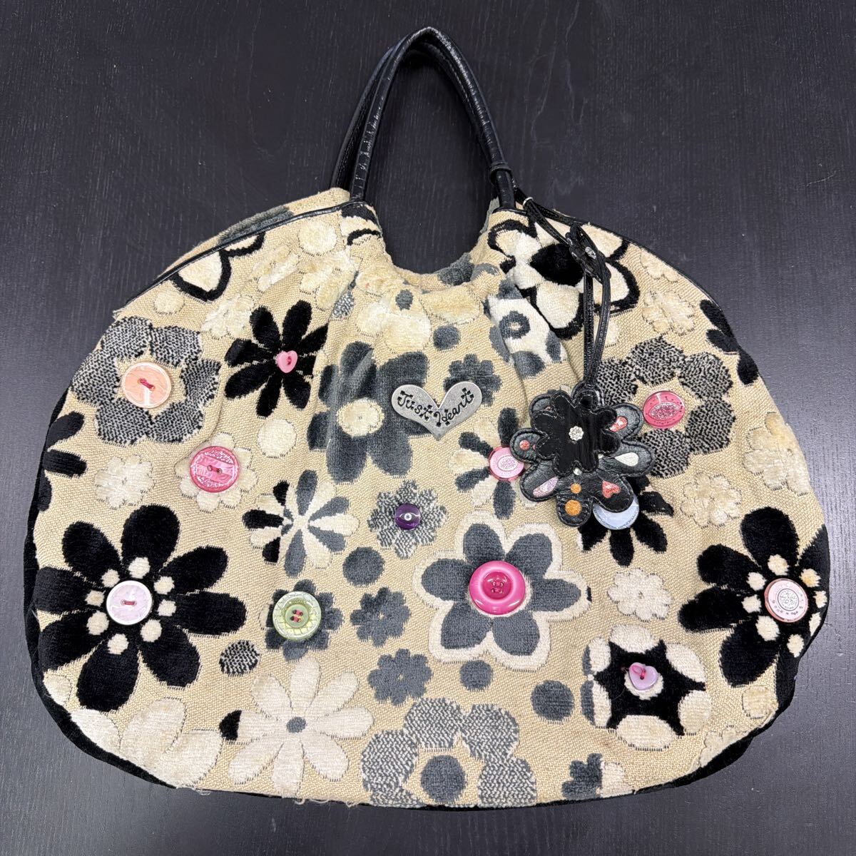 【Think Bee！】シンクビー！ マーガレット ハンドバッグ 花柄 ボタンモチーフ ベージュ