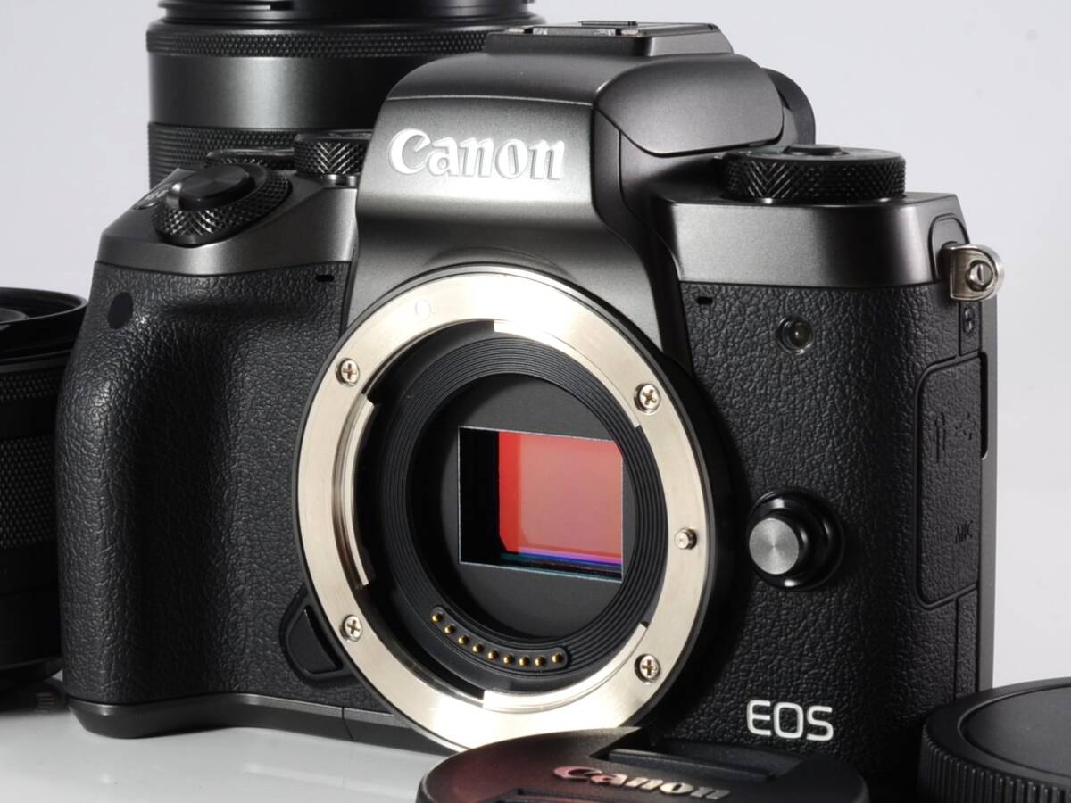 [良品] Canon（キャノン）EOS M5 ダブルズームレンズキット [保証]（60929）