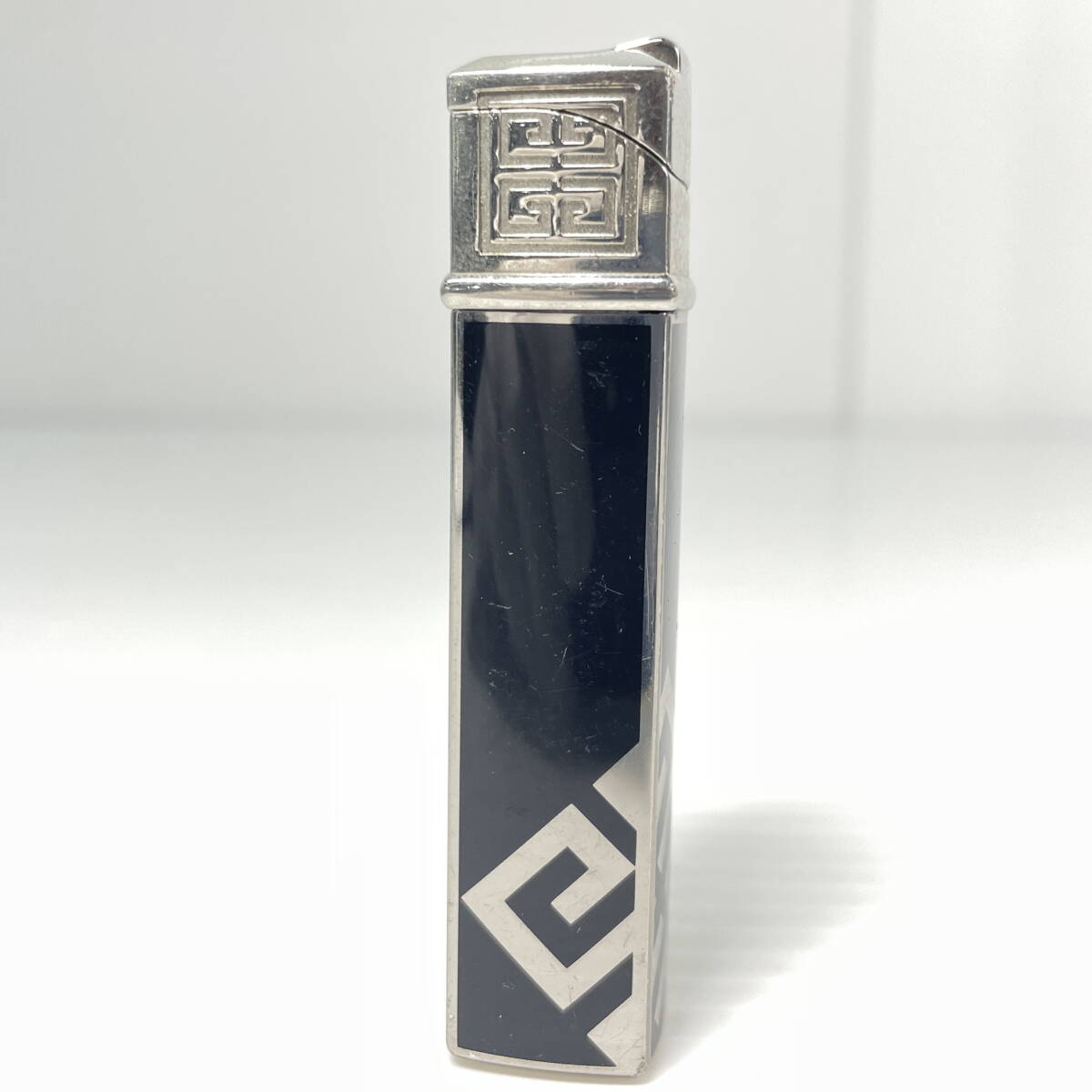 2603M3107 GIVENCHY ジバンシィ ジバンシー ロゴ ガスライター ブラック×シルバーカラー