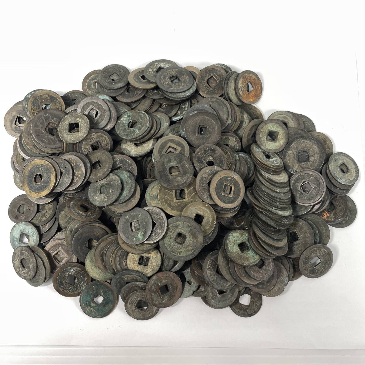 2603M3120 古銭 寛永通宝等穴銭 未選別 総重量約1.4kg おまとめ