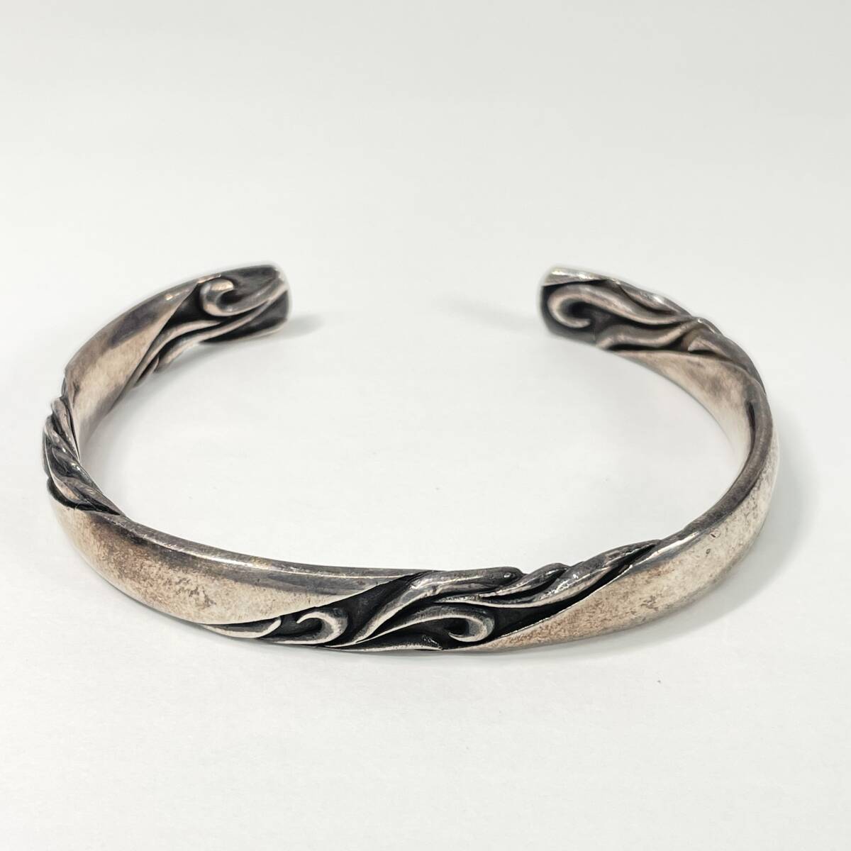 2603M3204 925刻印 バングル ブレス アラベスク模様 ハワイアン インディアン ジュエリー 重量約39.5g 925刻印有 内径約17.5cm