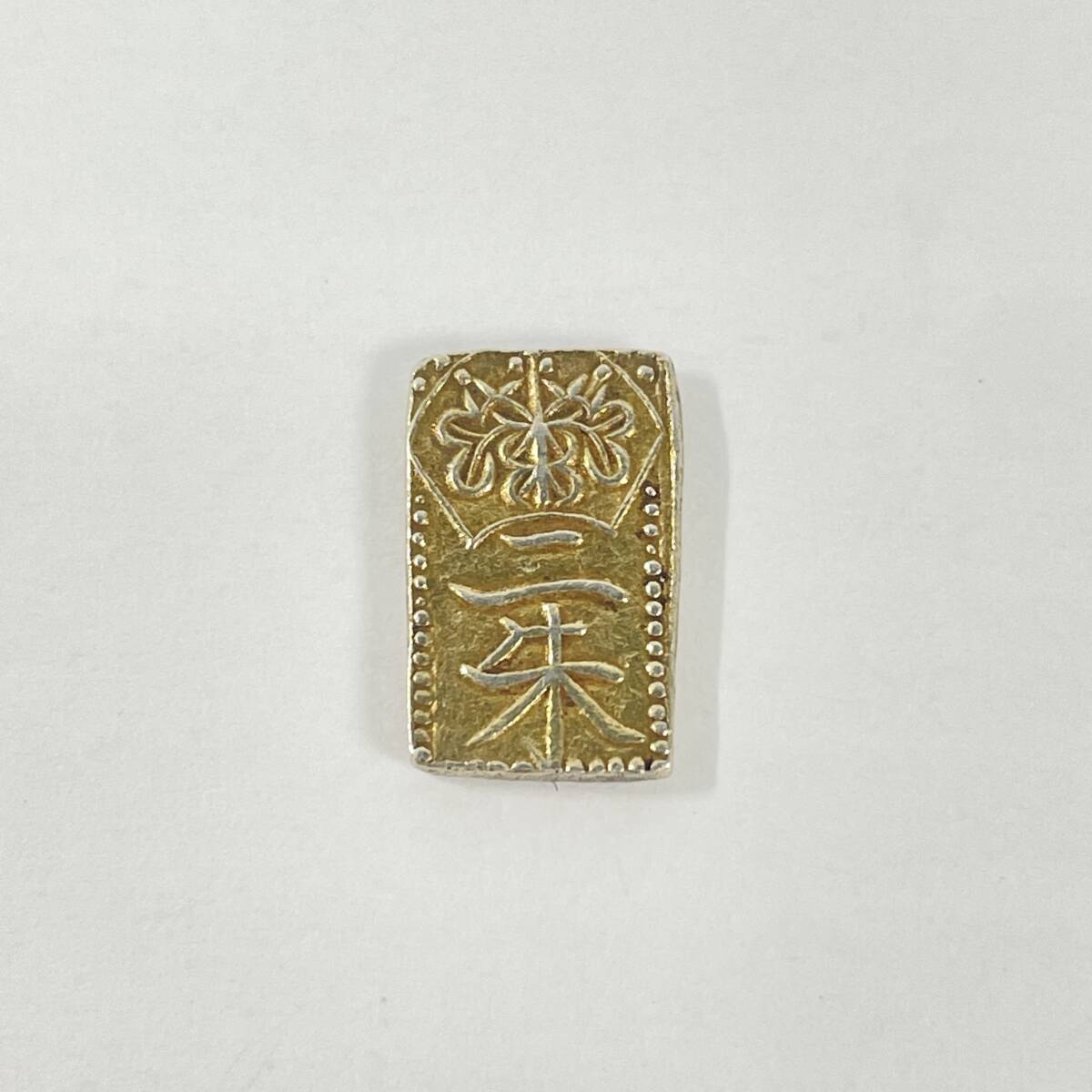 2603M4420 古銭 二朱金 天保二朱判 重量約1.6g 現状品