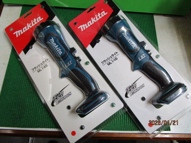 マキタフラッシュライト 新品 記号 ML145　　 １４．４V　２ケで￥３５００ （値下げ）送料無料