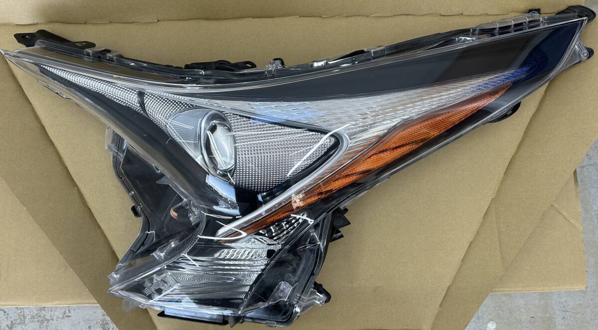 50プリウス前期　ZVW50　ZVW51 ZVW55　トヨタ純正ヘッドライト 左 LED koito　点灯確認済み