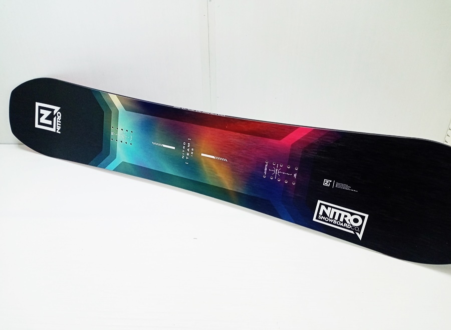 下松)【未使用/展示品】 NITRO ナイトロ スノーボード 板 TEAM チーム 25-26 152cm ◆N2601018 PA09A