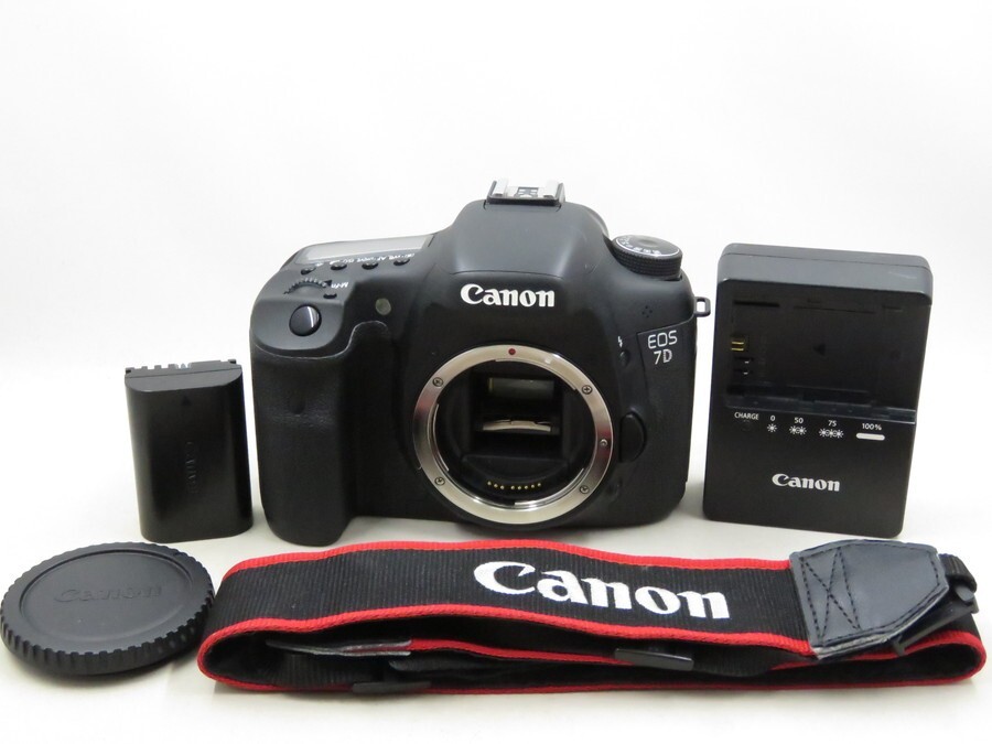[23632W5]★超極上美品★CANON EOS 7D ボディ バッテリー・充電器・ストラップ付き