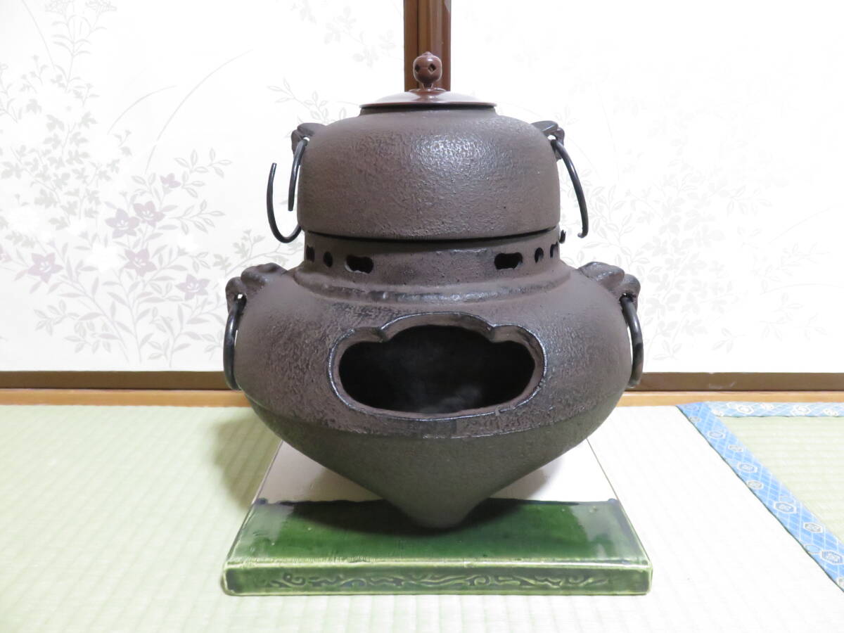 ●美品 鉄風炉 鬼面 鉄釜 銅蓋 織部 陶板 敷瓦 ●茶道具 茶釜