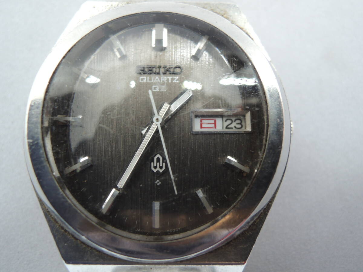 △SEIKO QUARTZ QZ セイコー クォーツ ラウンド 腕時計 メンズ 3針 デイデイト ブラック シルバー 0923-8030-G/管理2056A12-LM0126