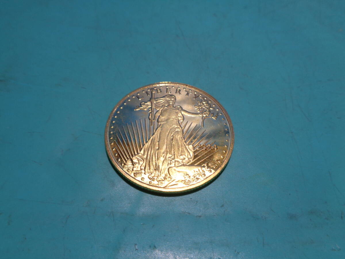 アメリカ 自由の女神 LIBERTY 金色 メダル レプリカ
