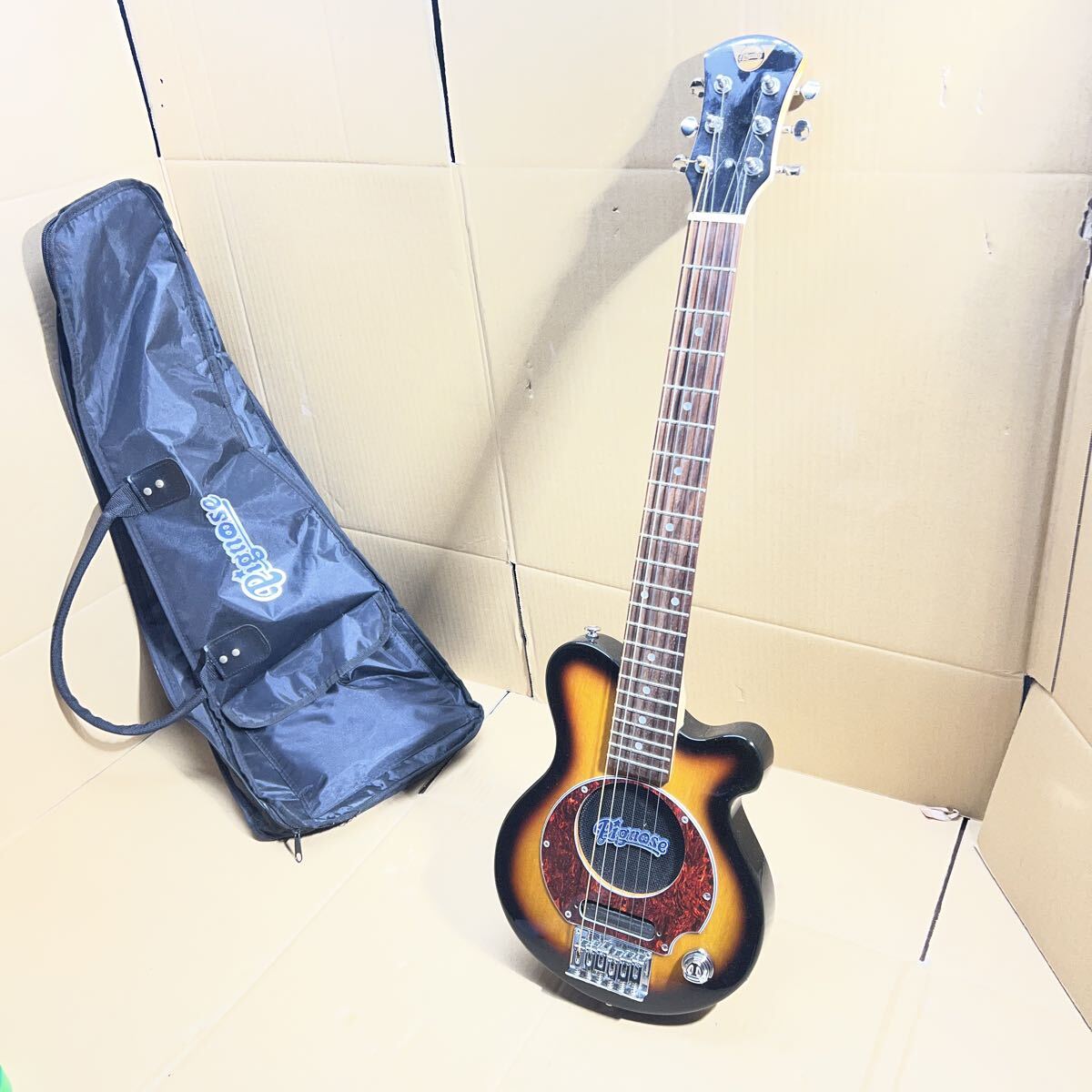 45 ゆうパック着払い発送　中古　Pignose ピグノーズ PGC Travel Guitar アンプ内蔵 ミニエレキベース 
