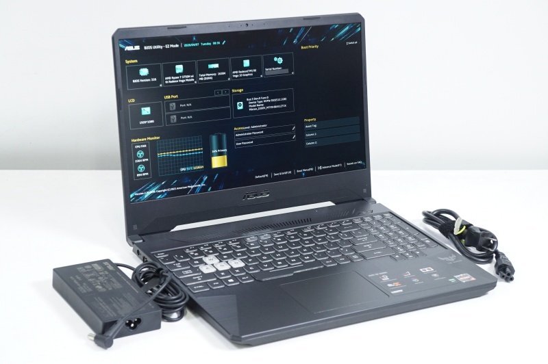 ASUS ゲーミングノートPC【Ryzen 7 3750H/GTX 1650/16GB/512GB】【OS無し】▲TUF Gaming FX505D 中古▲送料無料