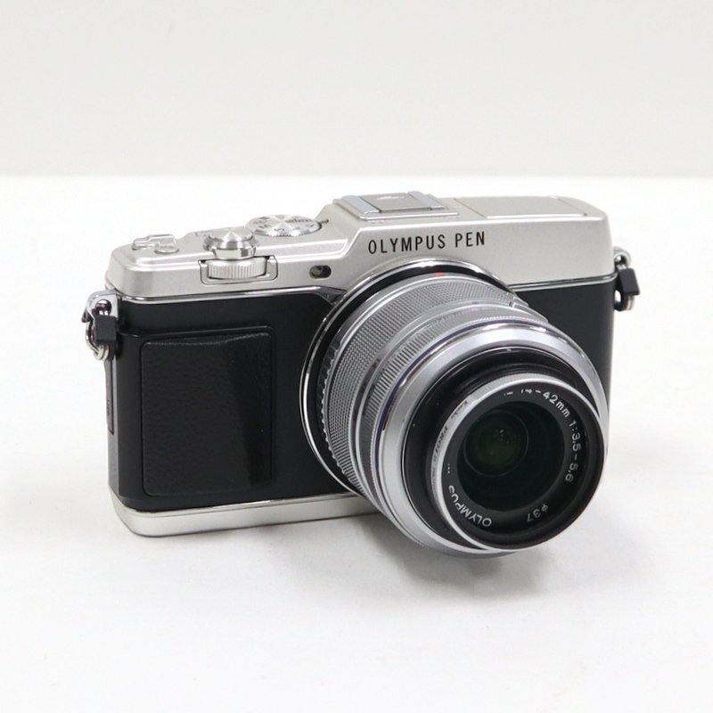 ■簡易動作良好【OLYMPUS/オリンパス】PEN ミラーレス一眼カメラ E-P5 シルバー レンズ付 14-42mm 1:3.5-5.6 中古/ns0014
