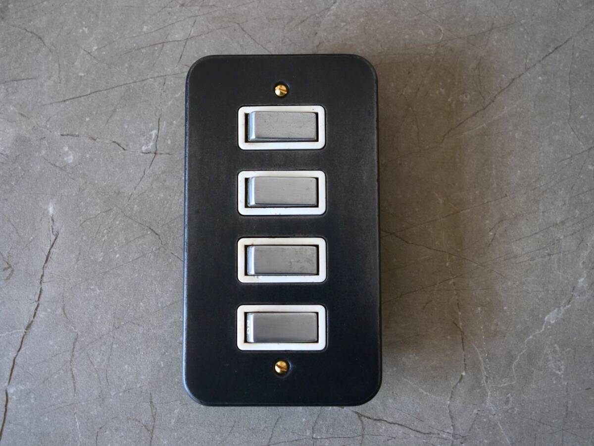 Vintage 英国製 トグルスイッチ 4連 アトリエ インダストリアル 倉庫 -342-1