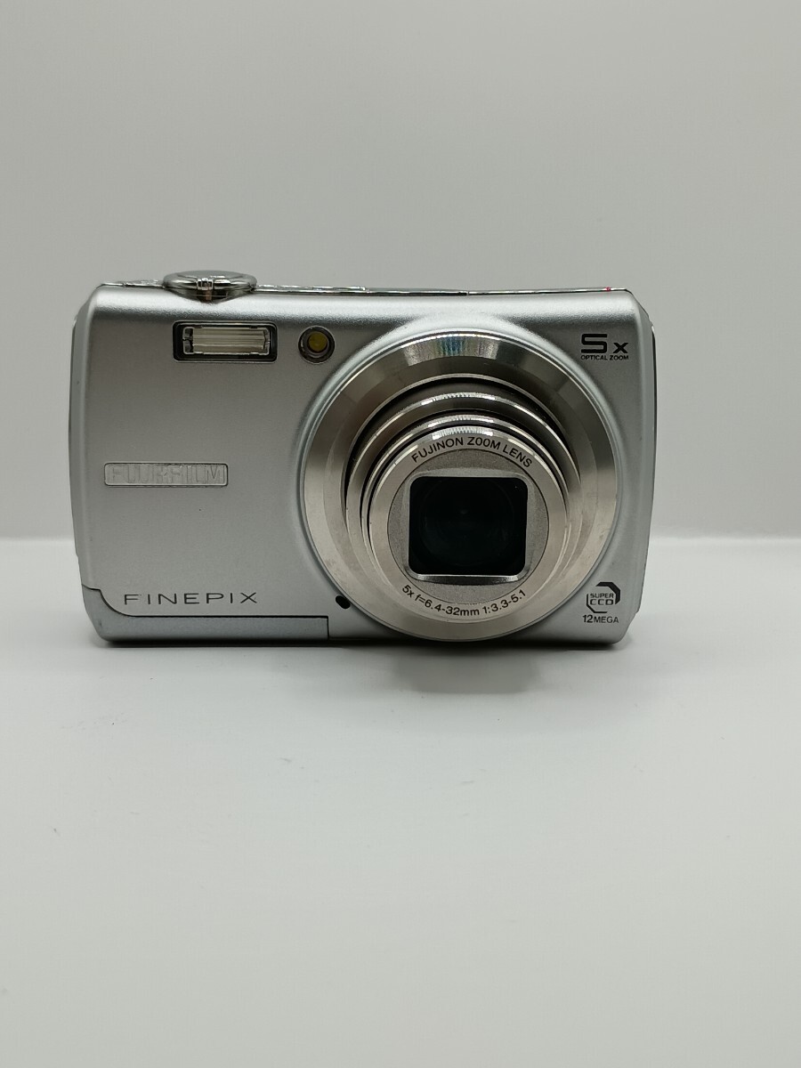 4942 【動作確認済】1円スタート FUJIFILM FinePix F100fd シルバー コンパクトデジタルカメラ