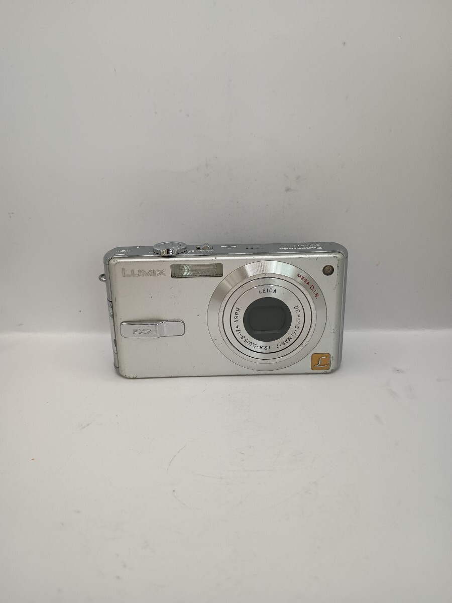 4956【動作確認済み】1円スタート LUMIX Panasonic シルバー コンパクトデジタルカメラ パナソニック ルミックス DMC-FX7 デジカメ