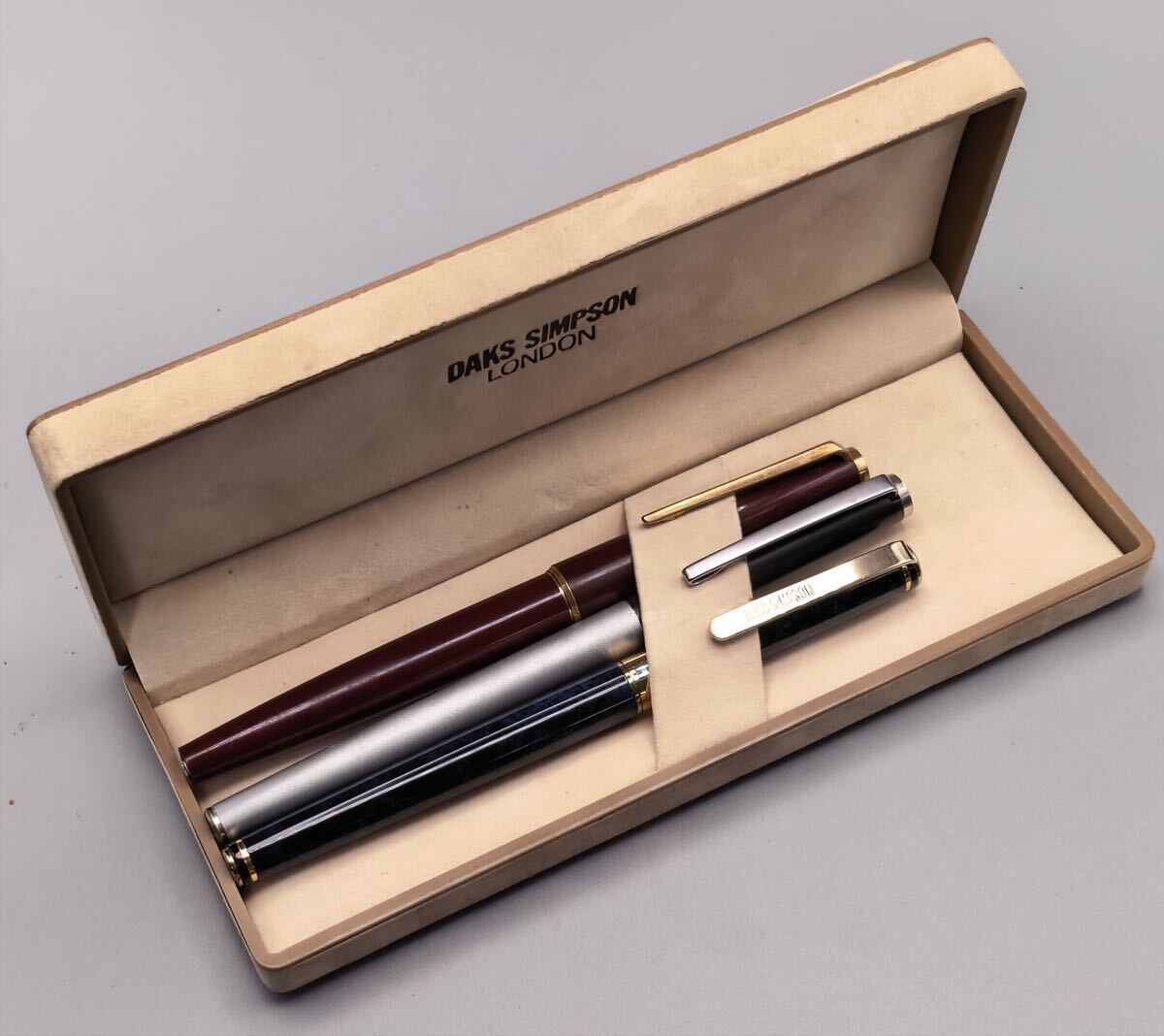 「良好品」DAKS SIMPSON 万年筆 14K 1本　MONT BLANC 2本 インク無し箱付き