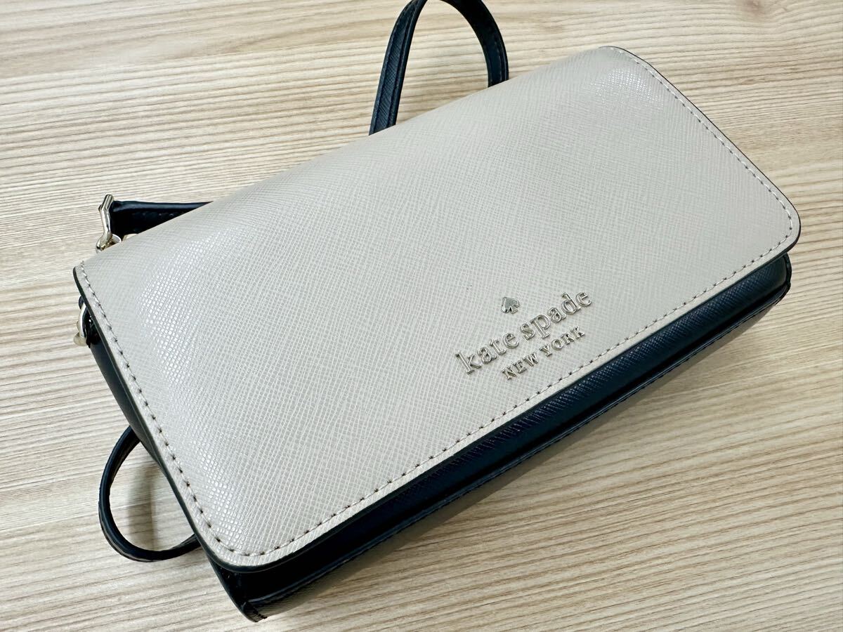 美品です。使用頻度極めて少ない、角スレもなし。kate spade NEW YORK ケイトスペード ショルダーバッグ ウォレット