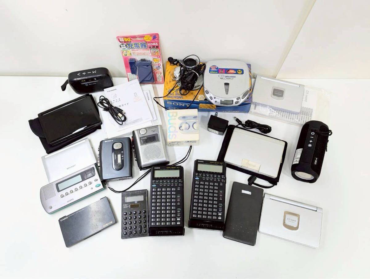 【ジャンク品】電化製品 まとめ ウォークマン イヤホン スピーカー カセットプレイヤー カシオ シチズン シャープ など ITC12KC8DTBS C0318