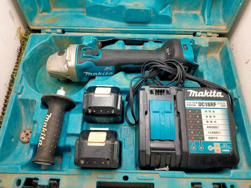 ☆マキタ GA412DRGX 18V 100mm充電式ディスクグラインダ マキタ純正バッテリ2個、充電器、ケース付　充電回数107回と110回