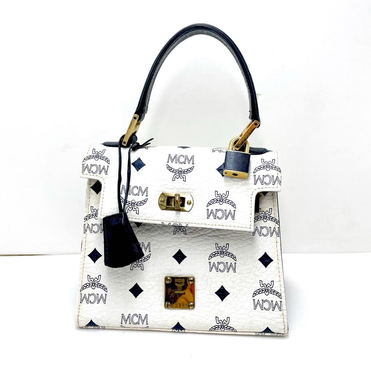 MCM エムシーエム ヴィセトス柄 ハンドバッグ ミニバッグ 総柄 ターンロック 南京錠 鍵付き ブラック ホワイト 黒 白【FC4049】@80