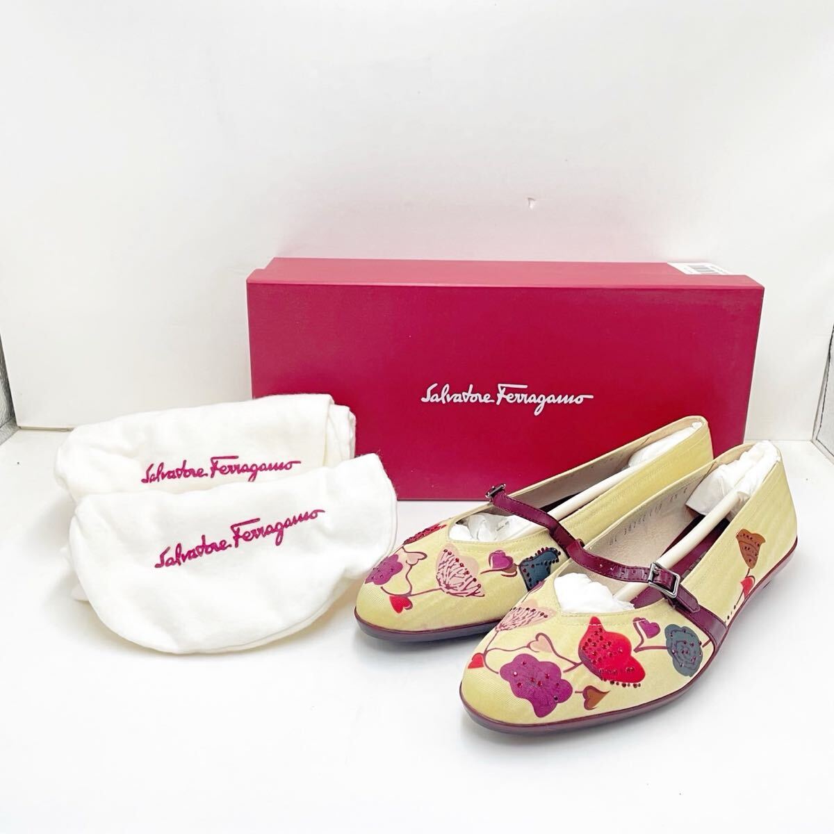 未使用 Salvatore Ferragamo フェラガモ フラットシューズ サイズ表記6 1/2 箱有り おまけ袋有り 【FD2016】@80