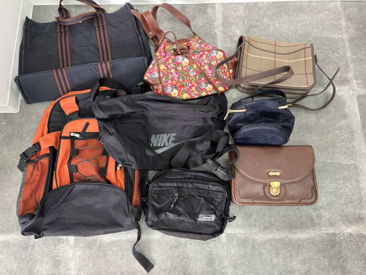 【F14654】整理品★ノーブランドバッグおまとめ 8点★コールマン ナイキ など★ハンドバッグ ショルダーバッグ リュック