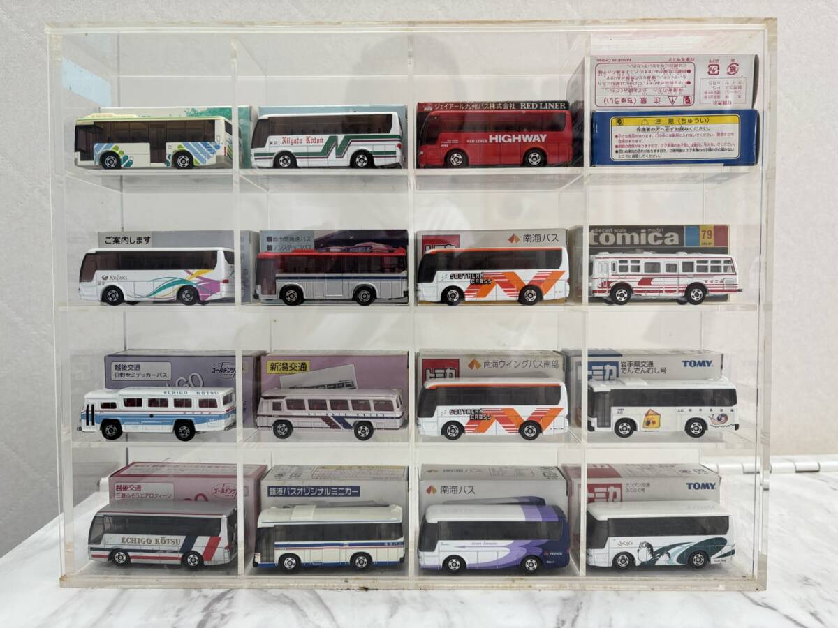 【F15138】トミカ　バス　17台セット★TOMY TOMICA★観光バス 交通バス★箱付き、収納ケース付き