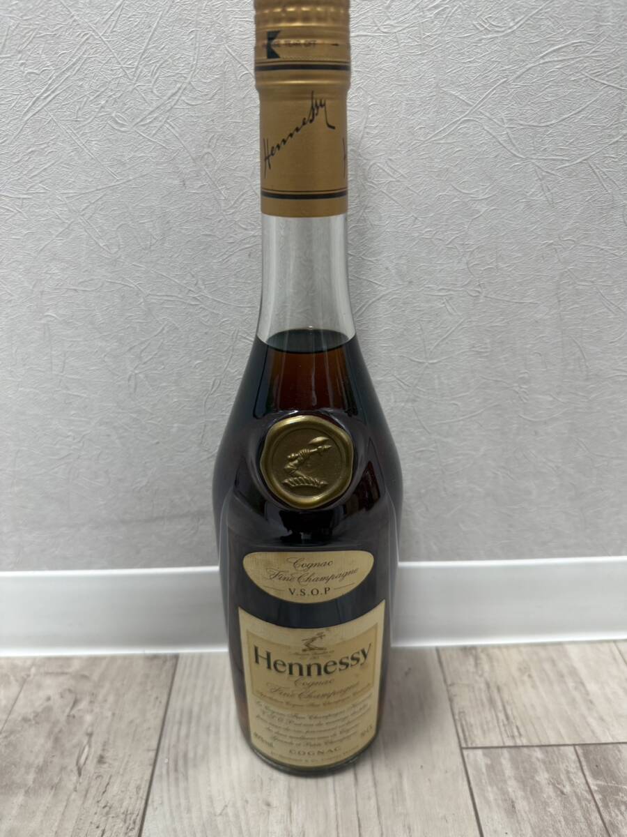 【KM335】Hennessy　ヘネシー　ブランデー　コニャック　VSOP　700ml　40％　未開栓　国外酒　ラベル汚れ