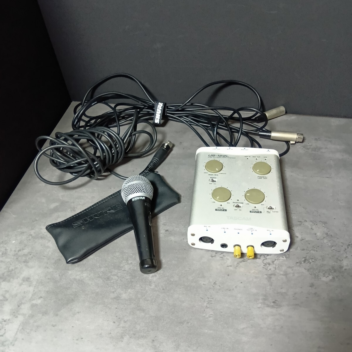 3/31C　動作未確認の為ジャンク出品　SHURE PG58 ダイナミックマイク　TASCAM US-122L MIDIインターフェース　セット