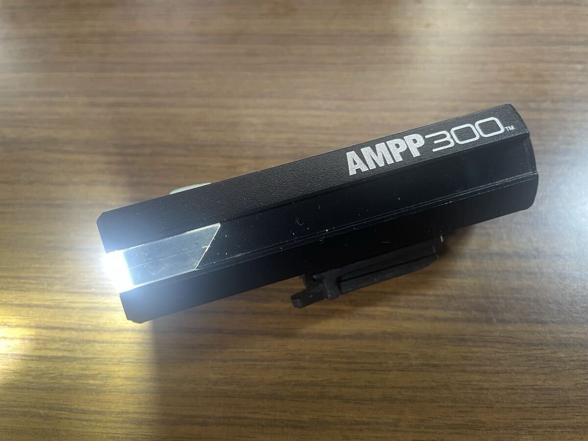 Cateye 300ルーメン 充電式ライト AMPP300 ブラック 少々訳あり