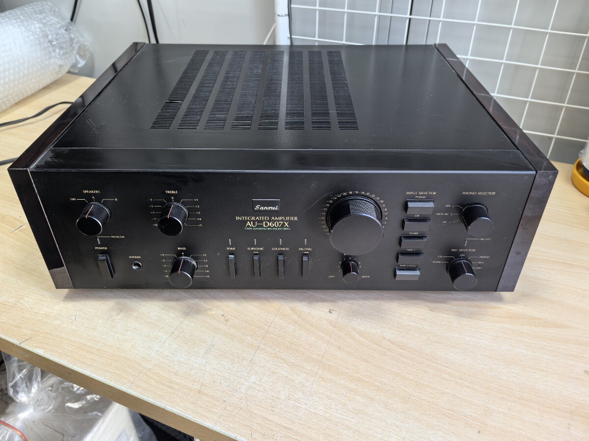 SANSUI サンスイ AU-D607X プリメインアンプ　音出しOK　ジャンク　現状販売